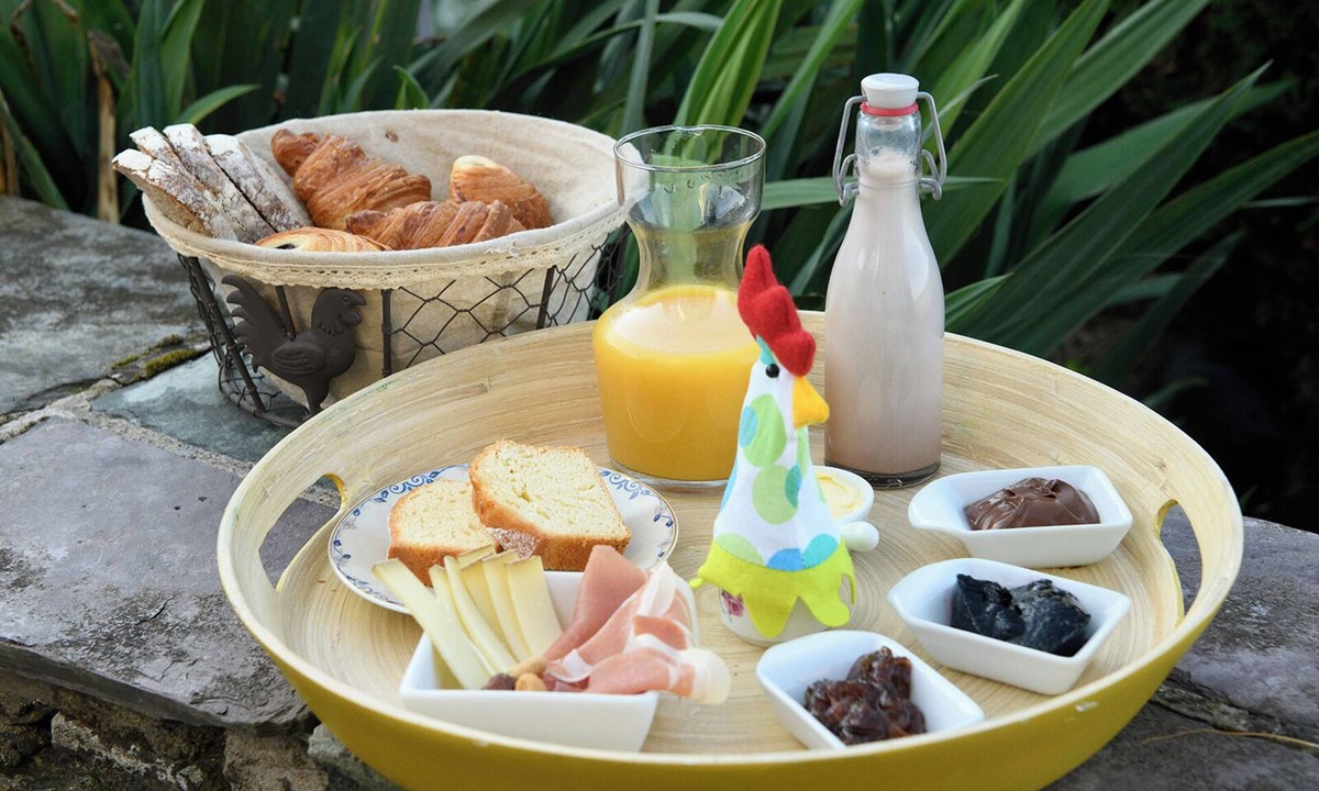 Oizy Bed & Breakfast | Les herbes folles de Oizy, bed and breakfast with terrace in the Ardennes.