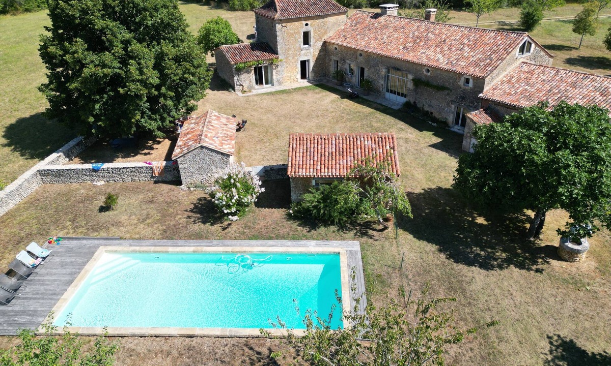 Saint-Laurent-des-Batons House | Les Jaunies, superb farmhouse with swimming pool, fully renovated for 20 people