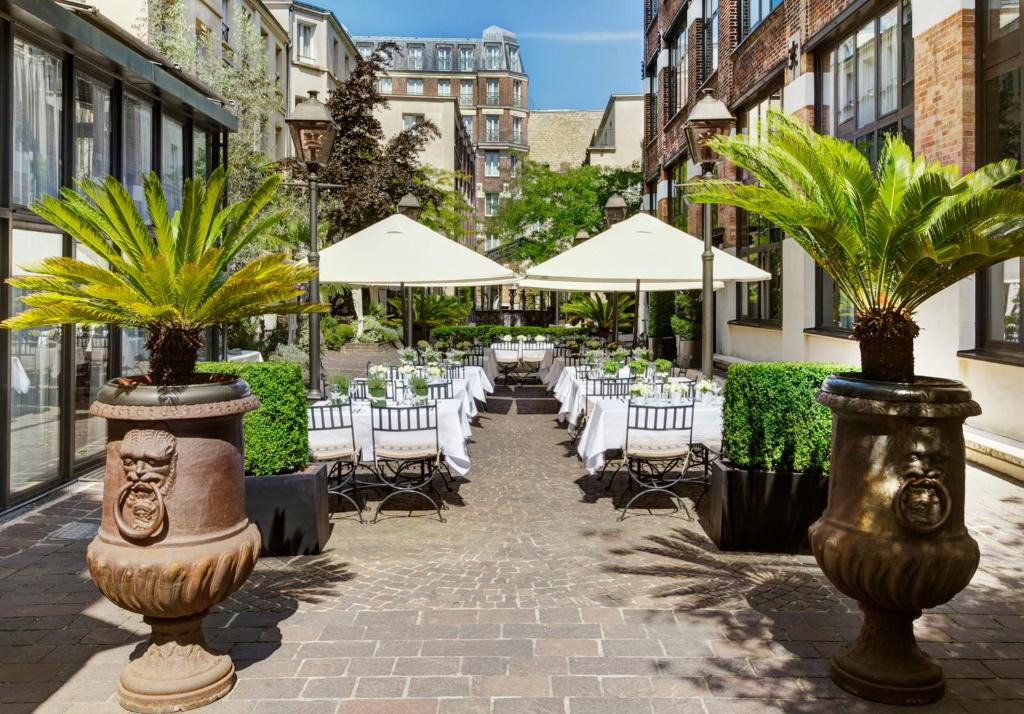 Quartier Saint-Ambroise Hotel | Les Jardins Du Marais