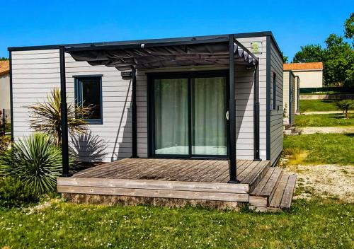 Saint-Germain-de-Lusignan Ski Chalet | Les Logis de la Seugne