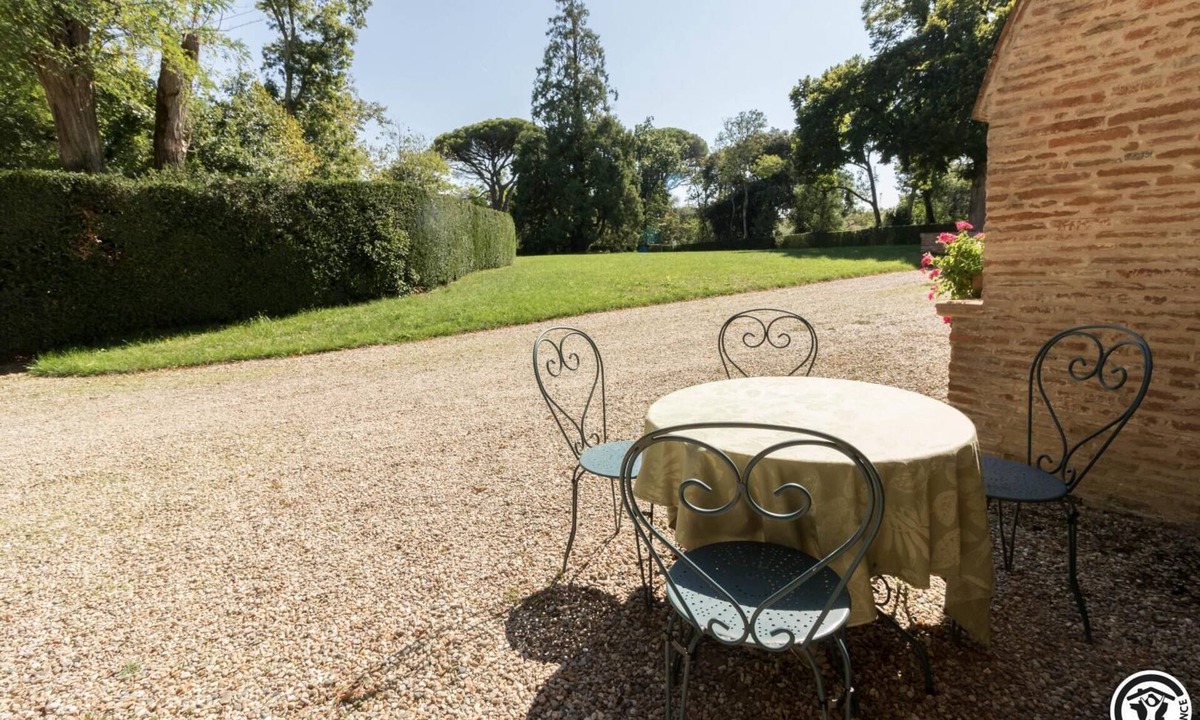 Dremil-Lafage House | Les Loriots and La Muguette