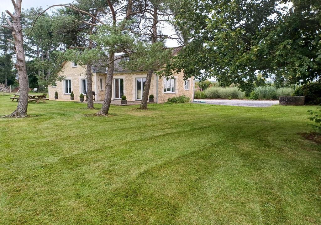Buissonville House | Les mésanges