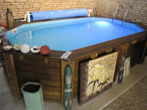 Ancy-le-Franc House | Les Moinillons Piscine toute l'année mini 30 degrés l'hiver