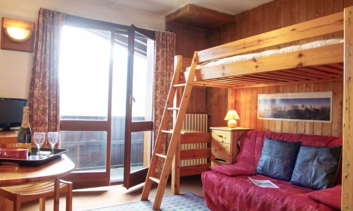 Chamonix City Centre Apartment | Les Periades by Interhome
