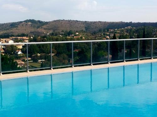 Joyeuse House | Les TERRASSES Des ESCOULS