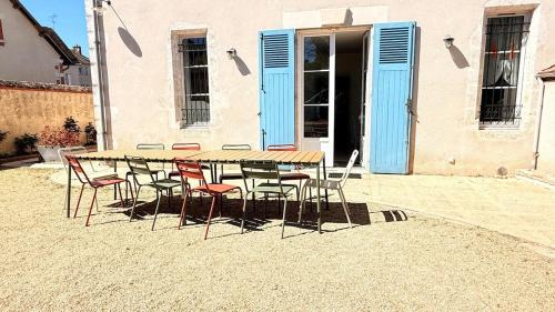 Cour-Cheverny House | Les Volets Bleus - Gîte familial 10 pers - Jardin -Parking - Classé 4 étoiles