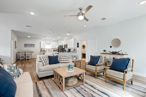 Crystal Beach House | Let's get Beachy!