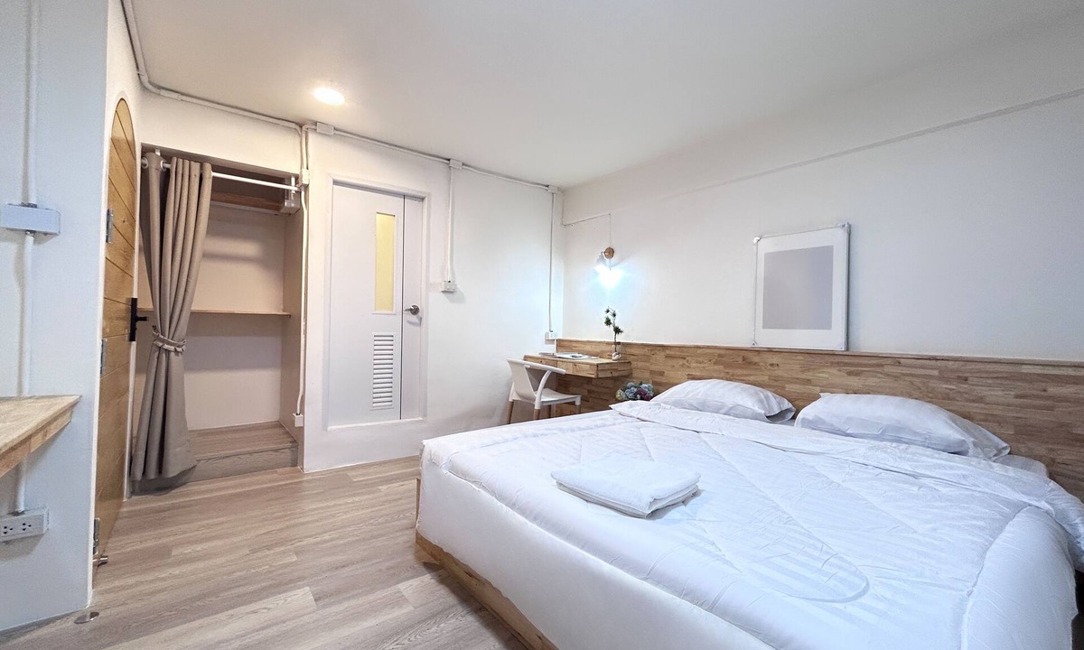 Si Yaek Maha Nak Hotel | Letter Better Home