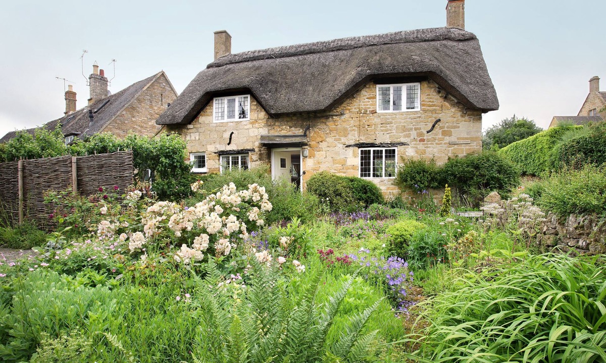 Chipping Campden Cottage | Letterbox Cottage - a Cotswold cottage that sleeps 4 guests in 2 bedrooms