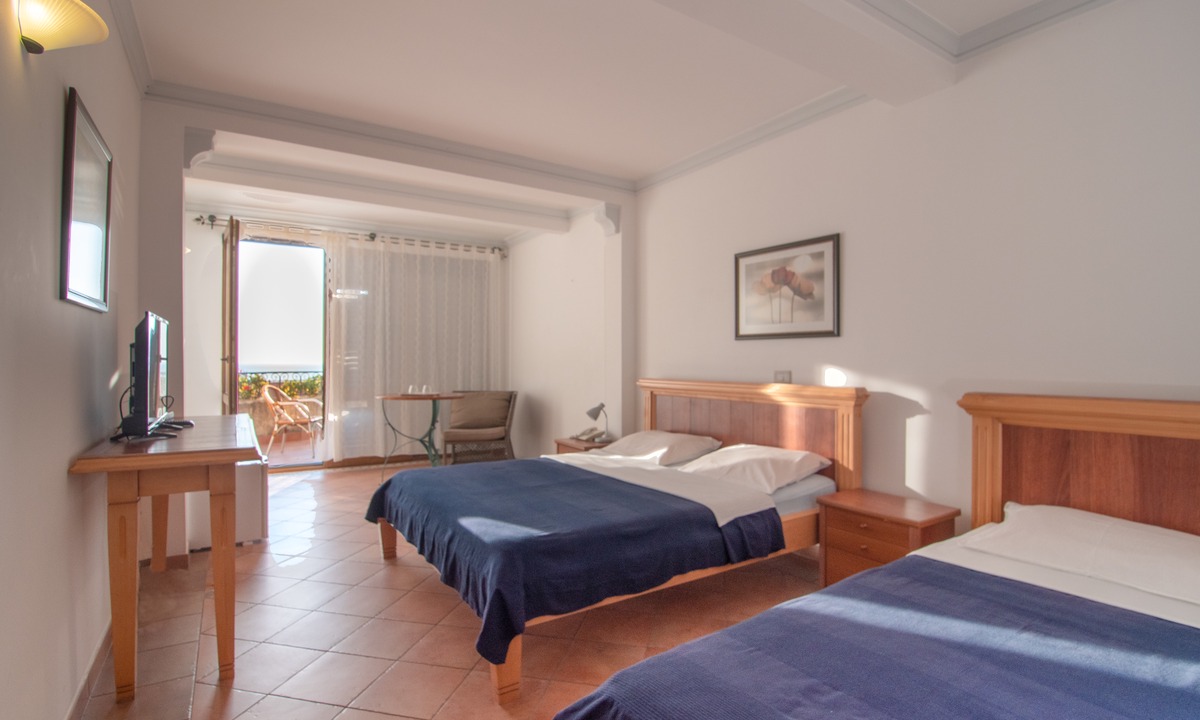 Sveti Stefan Hotel | Levantin Inn 13 Room N2 Sea Side