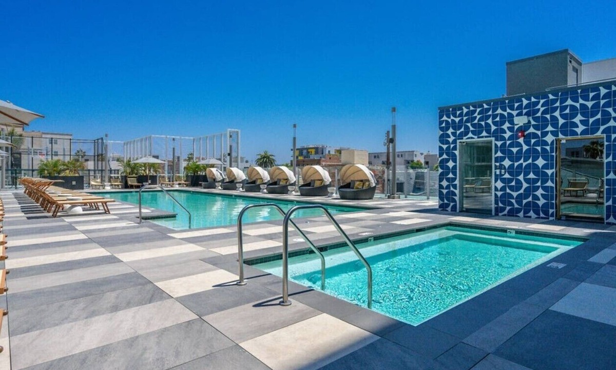 Downtown Long Beach Apartment | Level- Beautiful One Bedroom Suite. A Perfect Beach Getaway