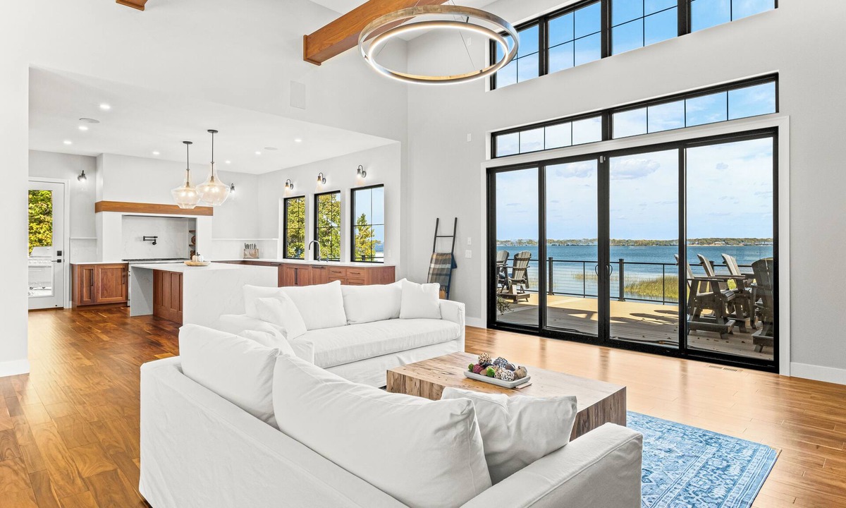 Alexandria House | Level Lakefront ' Fire Pit ' Hot Tub ' Game Room ' Kayaks