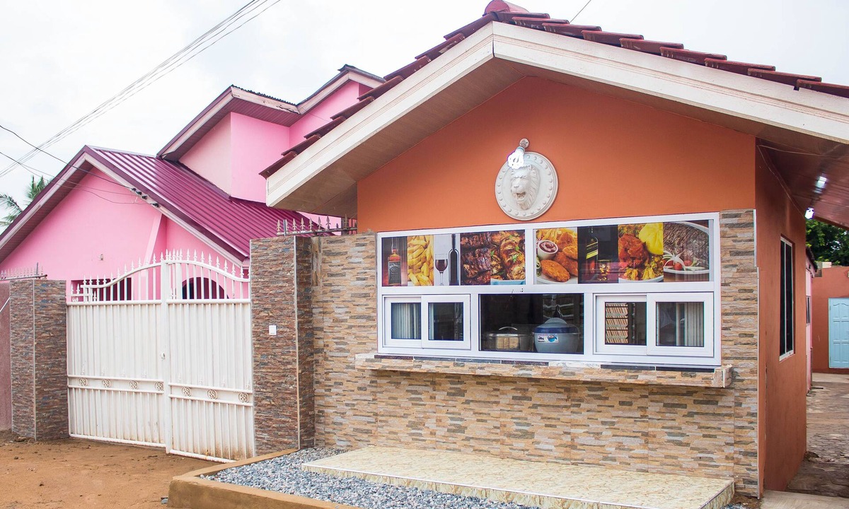 Nungua Central Cabin | Lexis Lodge