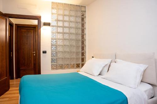 Centro Urbano Apartment | LHE Black Rose