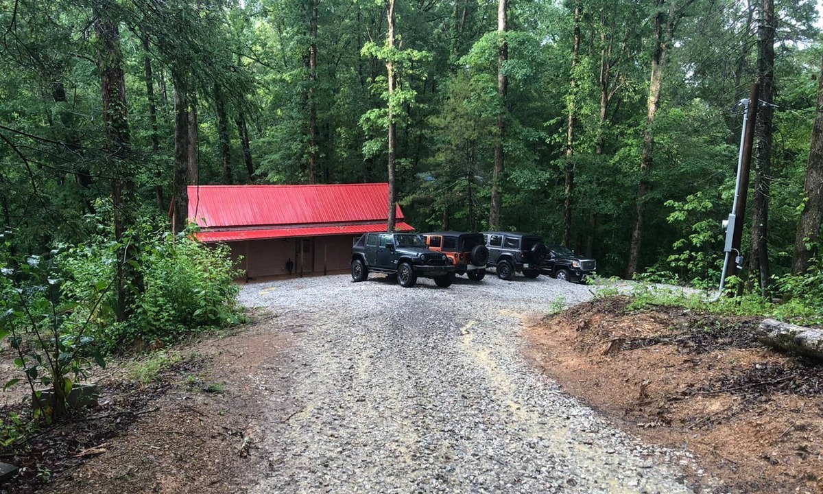 Ashley Oaks Cabin | LIAHN CABIN AT WINDROCK RIDGE .RIDE TO THE TRAILS IN A MINUTE, RIDE,RELAX,REPEAT