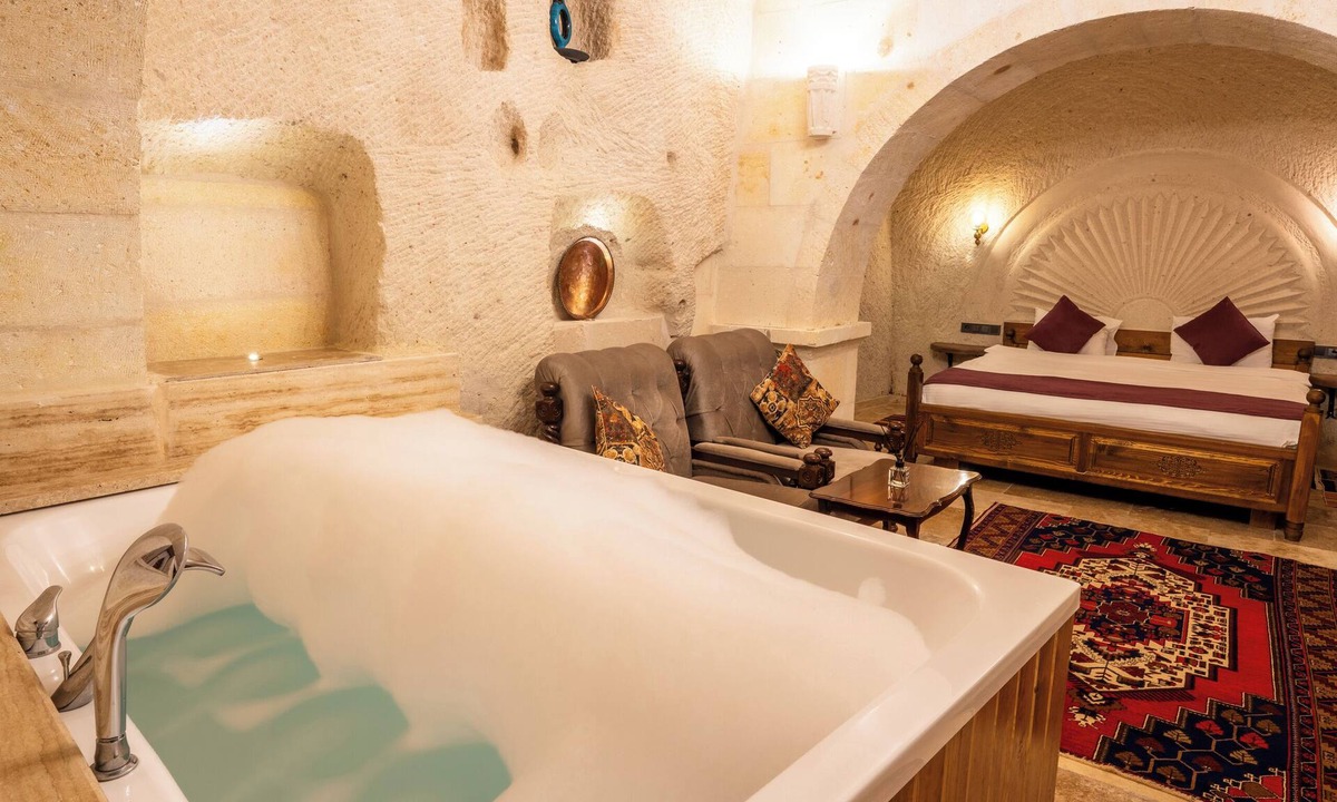 Ortahisar Hotel | Library Cave Hotel