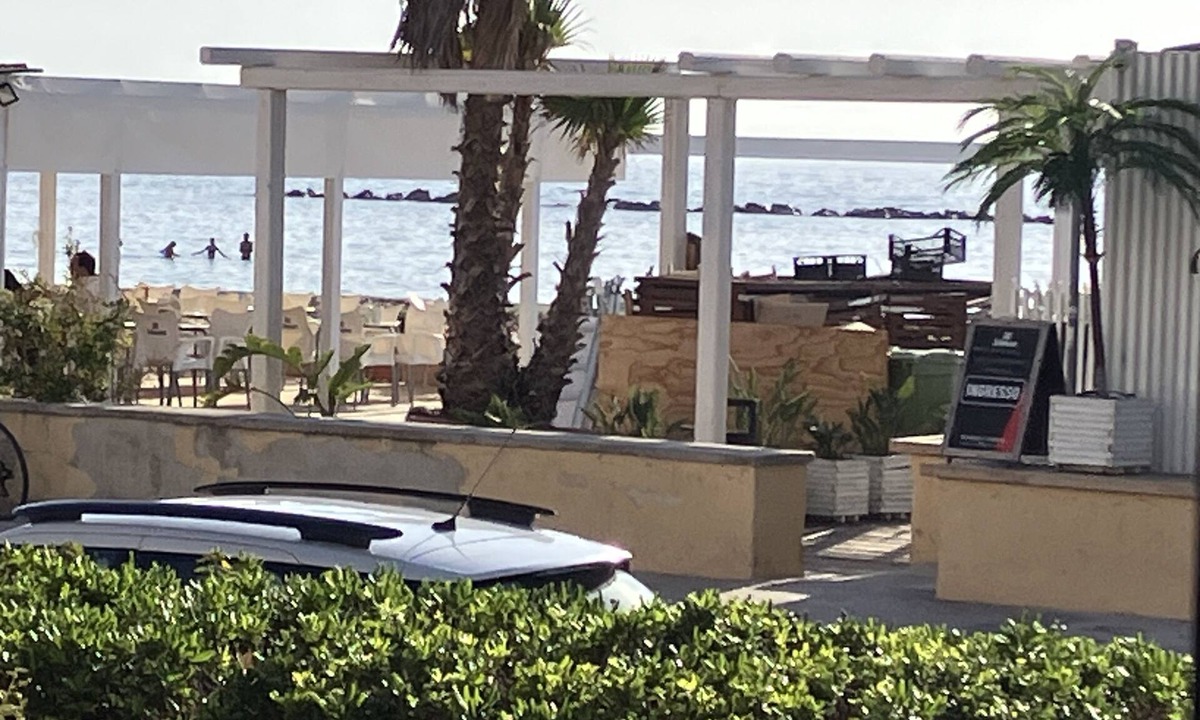 Lido Apartment | Lido beach front apartment