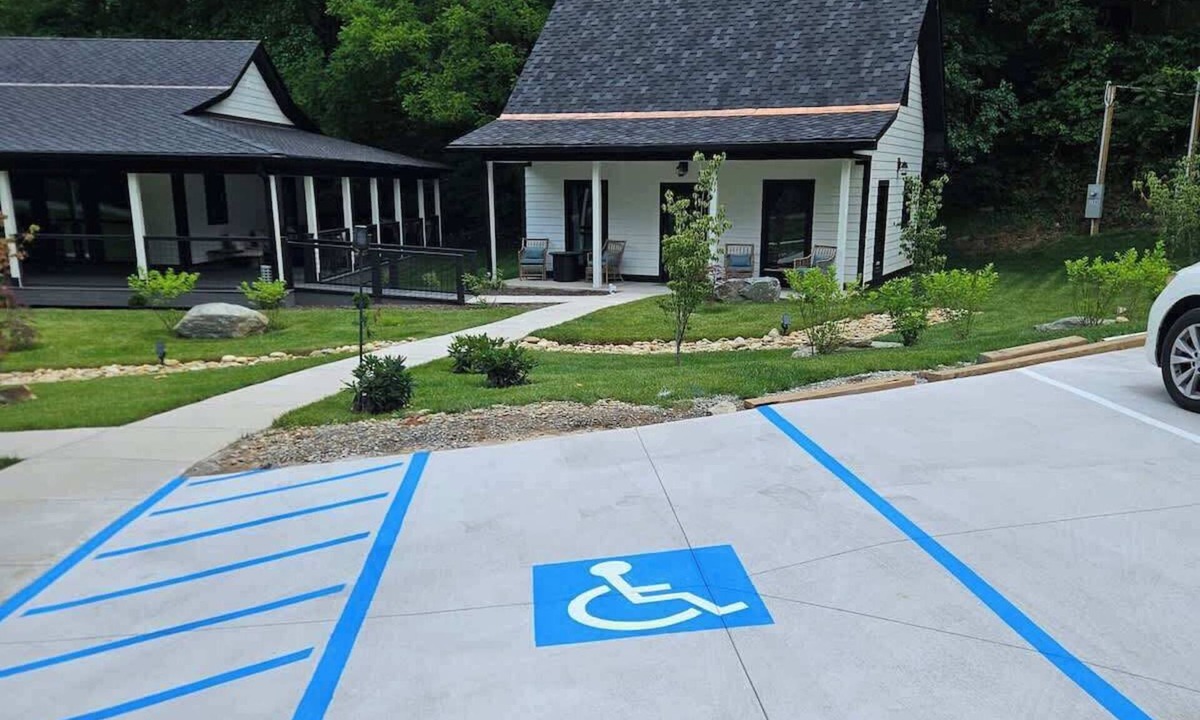 Brevard Cottage | Life's Especially Good Retreat! ADA Accessible