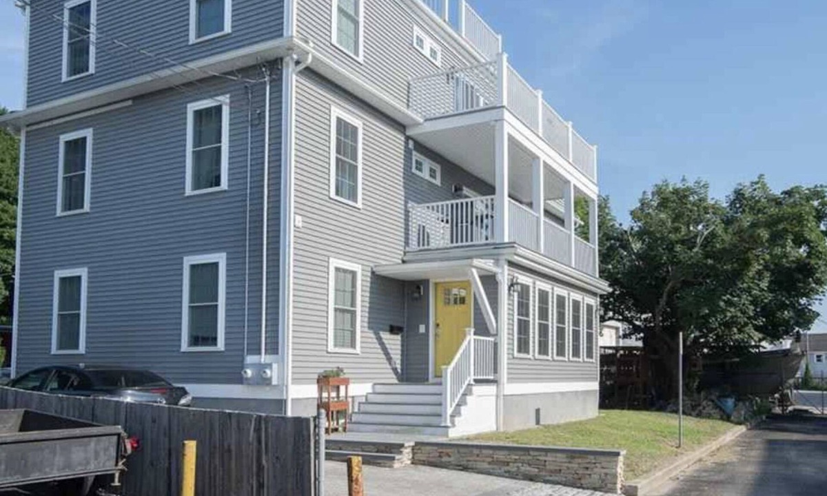 Warren House | Light and Bright set in Historic Warren