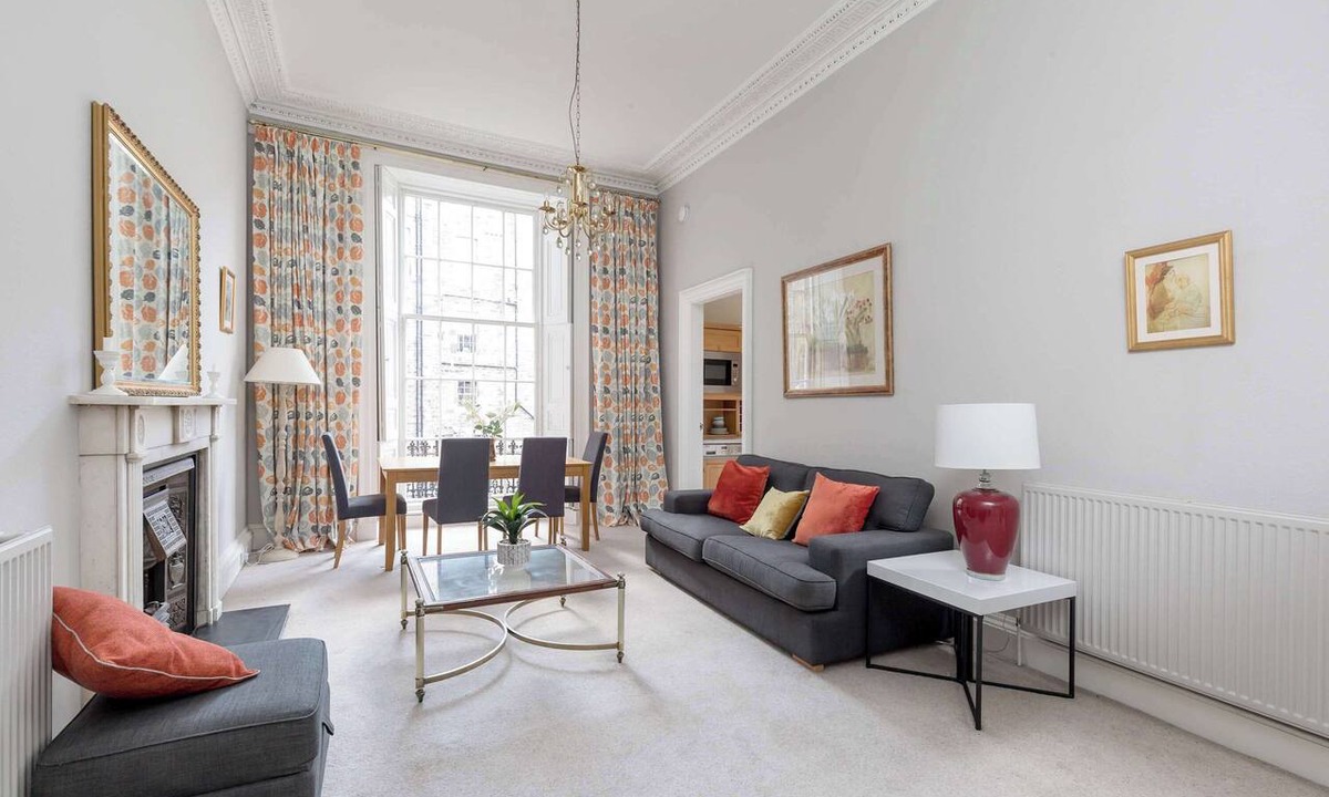 New Town Condo | Light and Spacious 2BD flat in Heart of Edinburgh