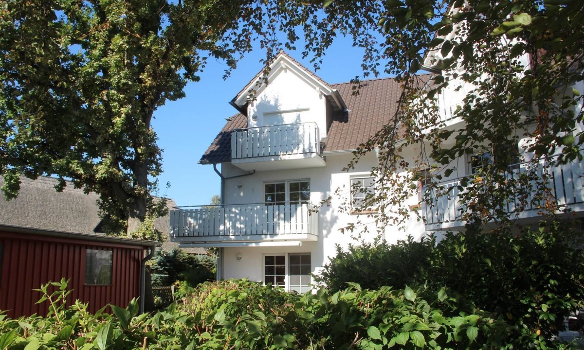 Zingst Apartment | Light-filled, comfortable apartment in a quiet central location - close to the beach