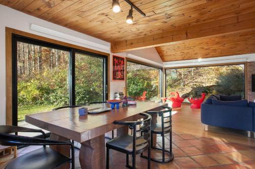 Monterey House | Light-Filled GB Oasis, Trails, Lake, Fireplace