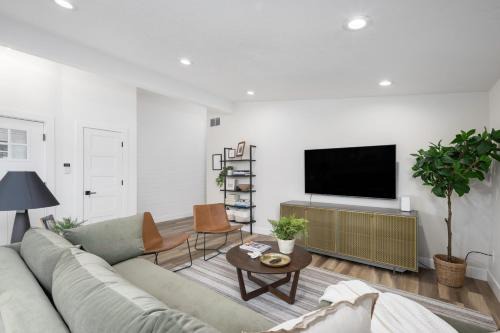 Ogden Apartment | Light-Filled Modern Flat Near 25th Street Fun