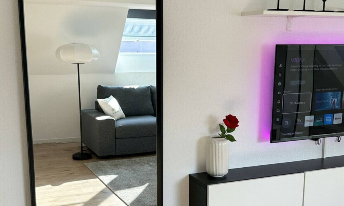 Alt-Muhlburg Apartment | Light-filled Top-Floor Studio in Karlsruhe-Mühlburg – APOLONIAliving