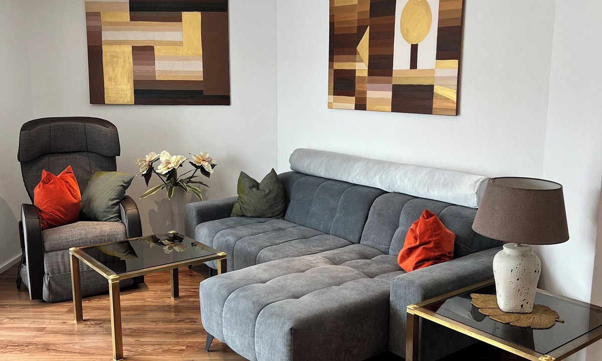 Rottendorf Apartment | Light-flooded 90 sqm maisonette with balcony - suburb of the wine metropolis of Würzburg