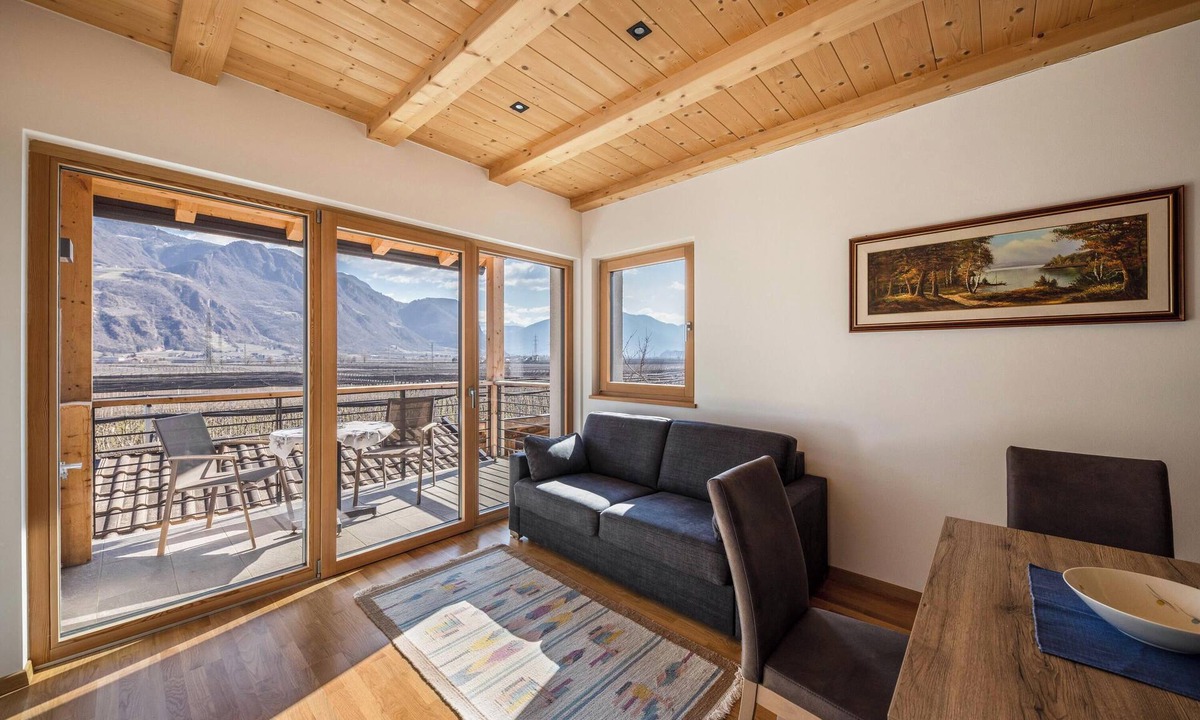 Andriano Apartment | Light-Flooded Apartment "2 Weger" with Panoramic Mountain View, Wi-Fi & Balcony