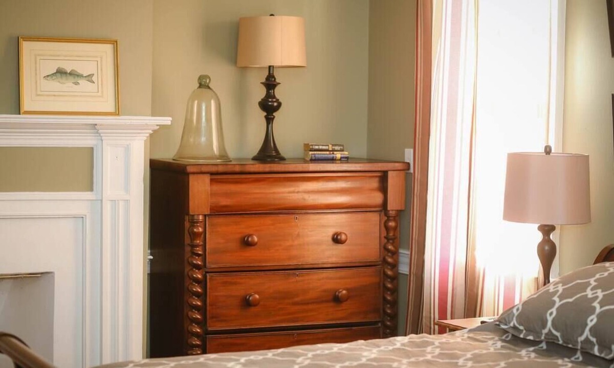 Bolivar House | Light Horse Inn: Suite 1
