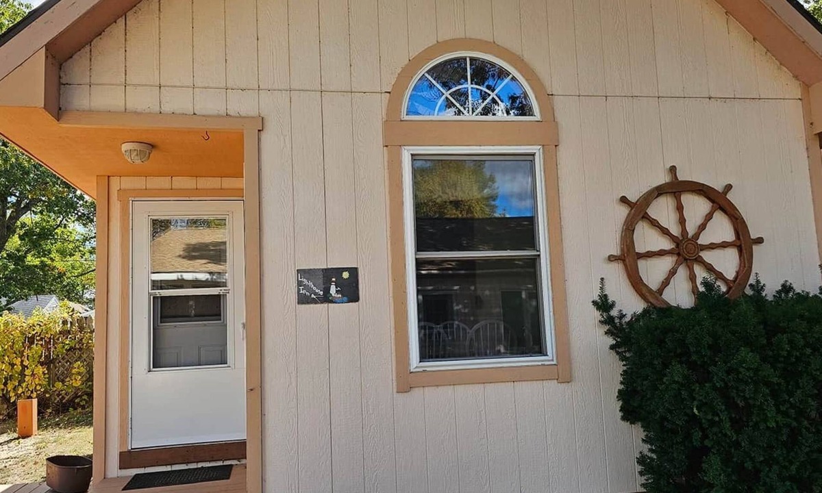 Oscoda Cabin | Lighthouse Inn Cottage, Lighthouse Cottage Comfortable