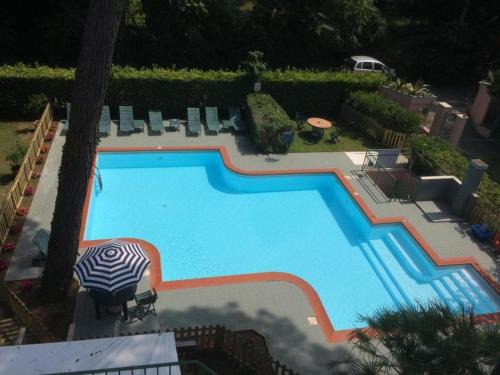 Poveromo House | Lightblue