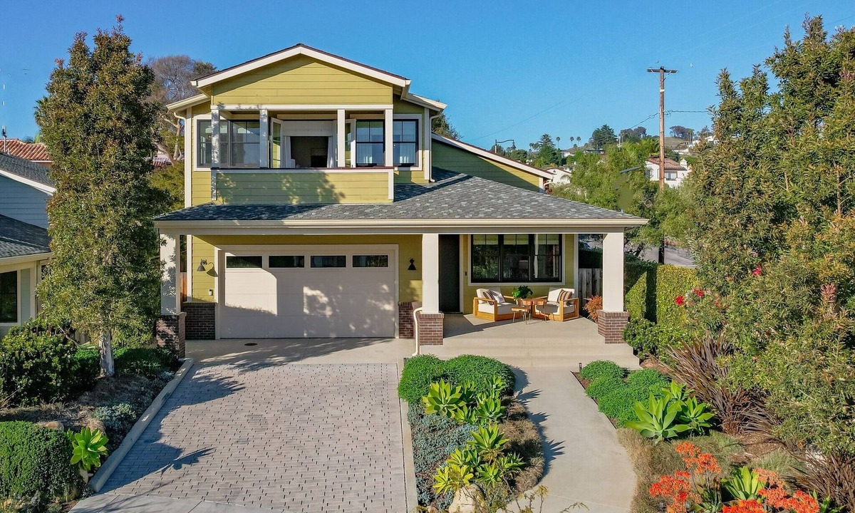 The Mesa House | Lighthouse Dreams - Mesa Stunner Near the Beach