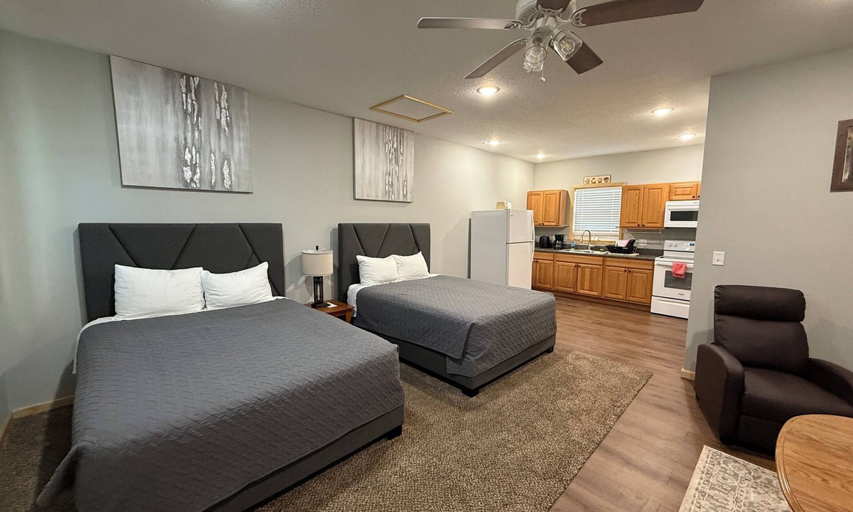 Storm Lake Hotel | Lighthouse Inn