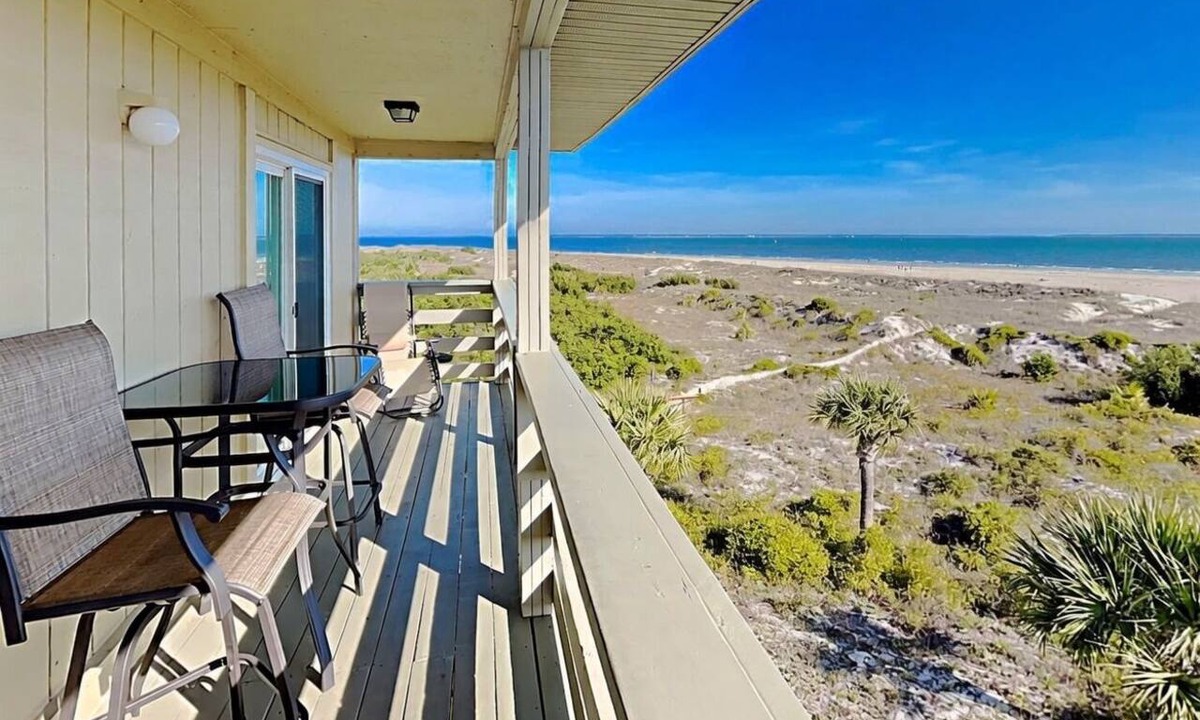 Tybee Island Condo | Lighthouse Point 23C | Beachfront 270° View | Top Floor Corner Oasis | 3 Pools