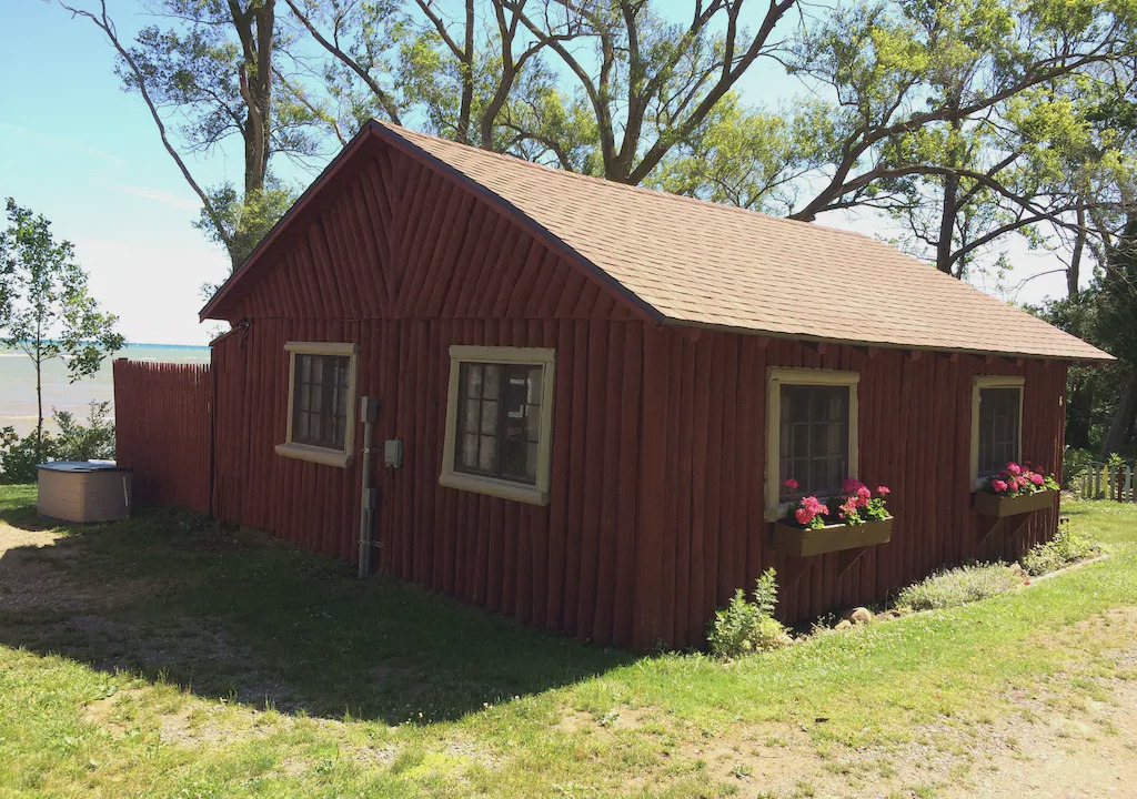 Port Hope Cabin | Lightkeepers Vintage Cabin 8