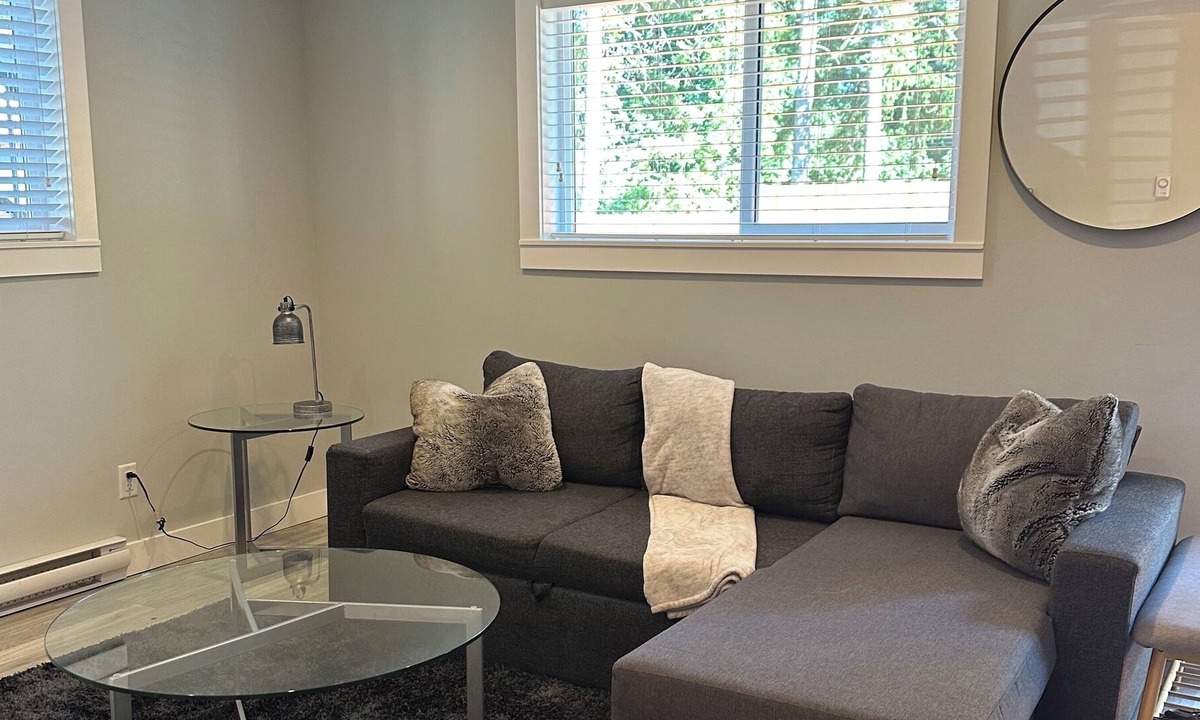 Regional District of Nanaimo Apartment | Like new private basement suite close too nature