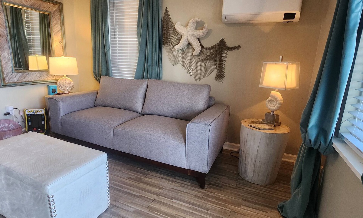 Memphis Apartment | Lil Beachy