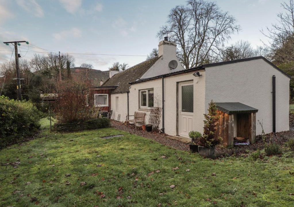 Strathpeffer House | Lilac Cottage