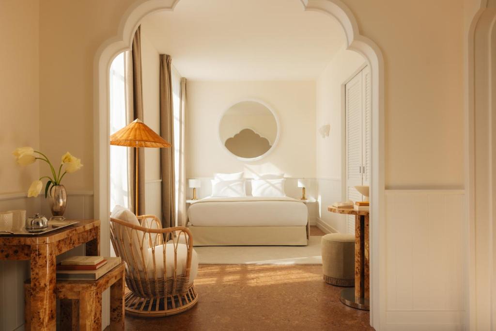 Hyeres City Centre Hotel | LILOU