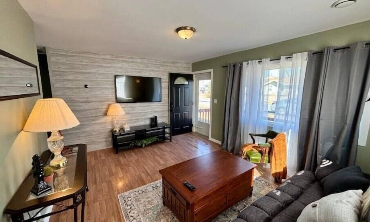 Lima House | Lima home close to major employers and I-75