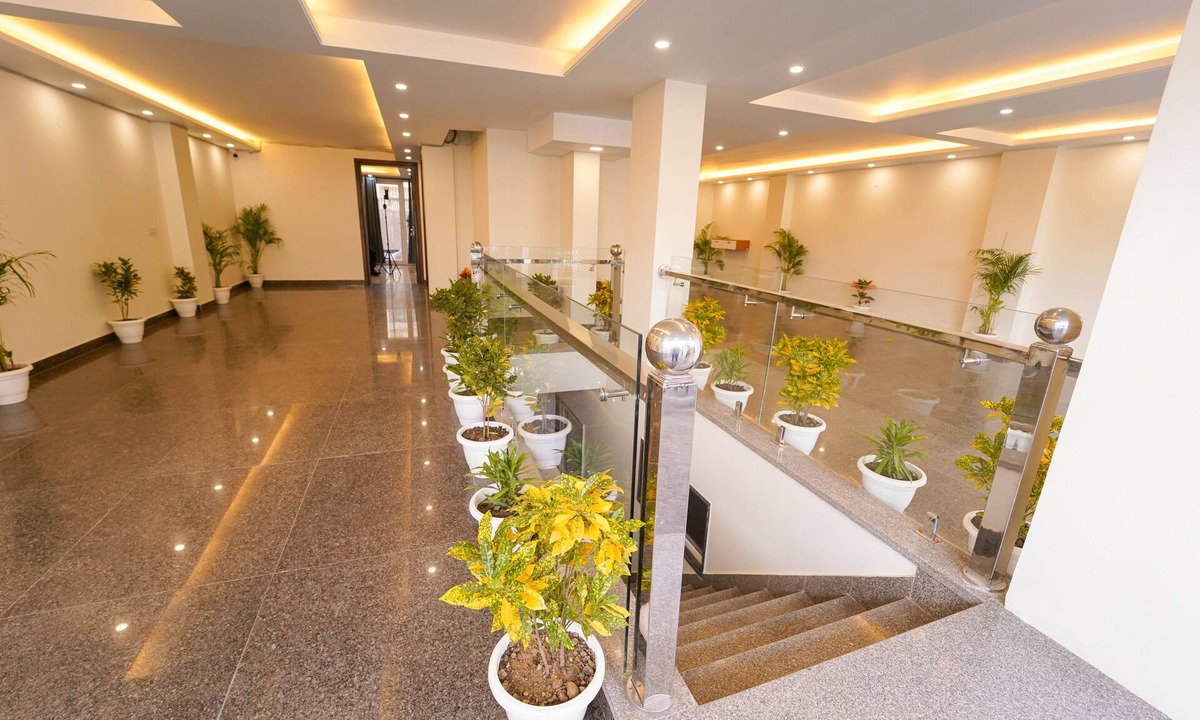 DLF Phase 5 Apartment | Lime Tree 2 Bhk Apartment Golf Course