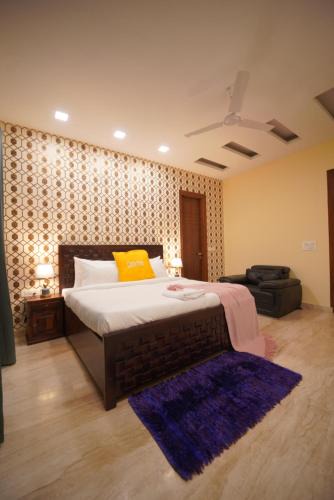 DLF Phase 5 Apartment | Lime Tree 3BHK Serviced Apartments DLF Phase -5 Gurgoan