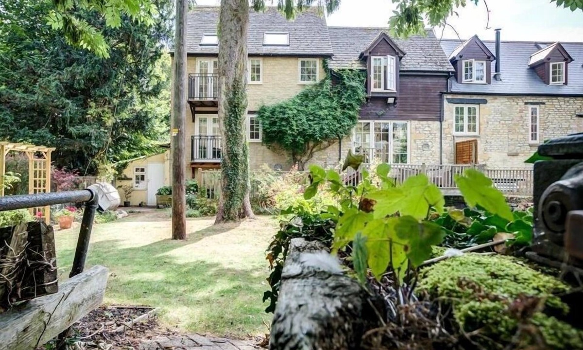 Burford Cottage | Lime Tree