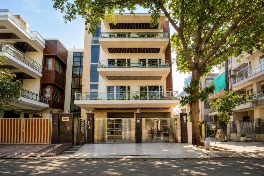 Gurugram Apartment | Lime Tree Luxurious 3BHK Serviced Apartment Near Medanta