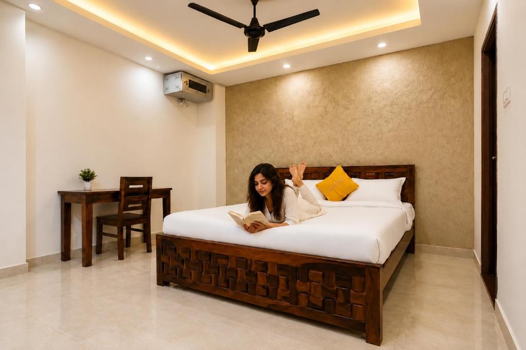 DLF Phase 5 Apartment | Lime Tree Studio Serviced Apartments Golf Course Rd Gurgaon
