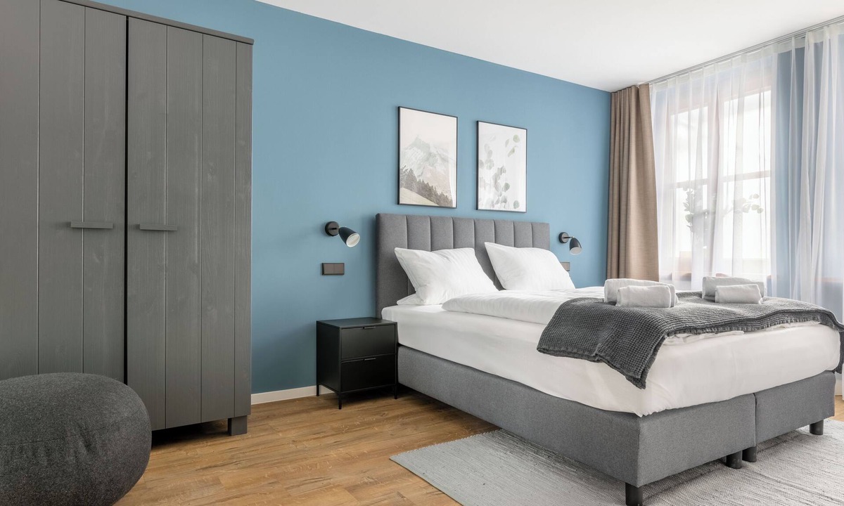Innenstadt - Sankt Ulrich-Dom Hotel | Limehome Augsburg Annastraße