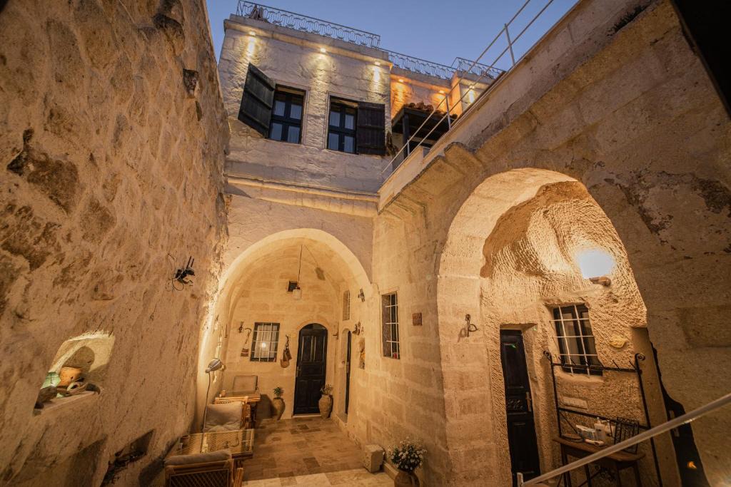 Ortahisar Bed & Breakfast | Limon Cave House