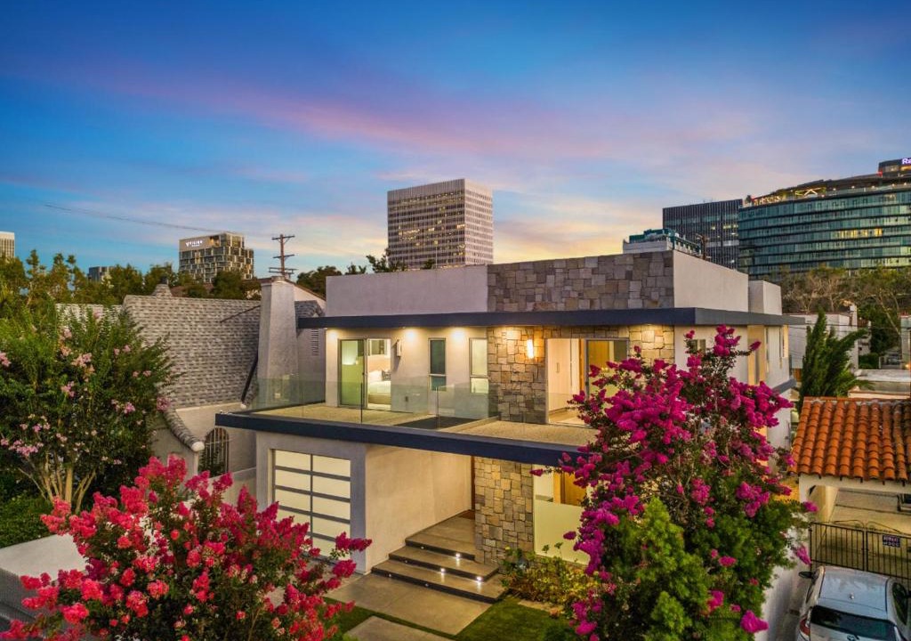 Carthay Circle Apartment | Lindenhurst